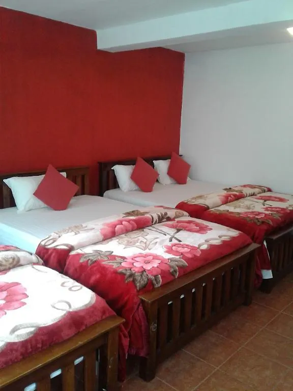 Kandy View Garden Hotel 2*,